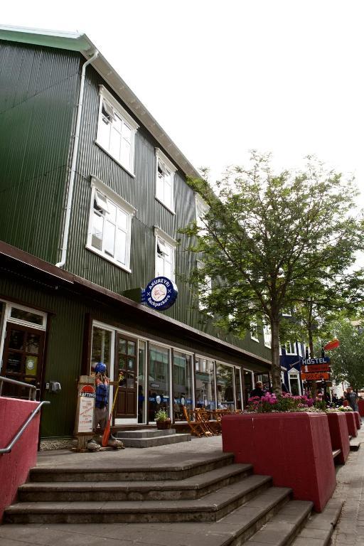 Akureyri Backpackers Hostel Buitenkant foto